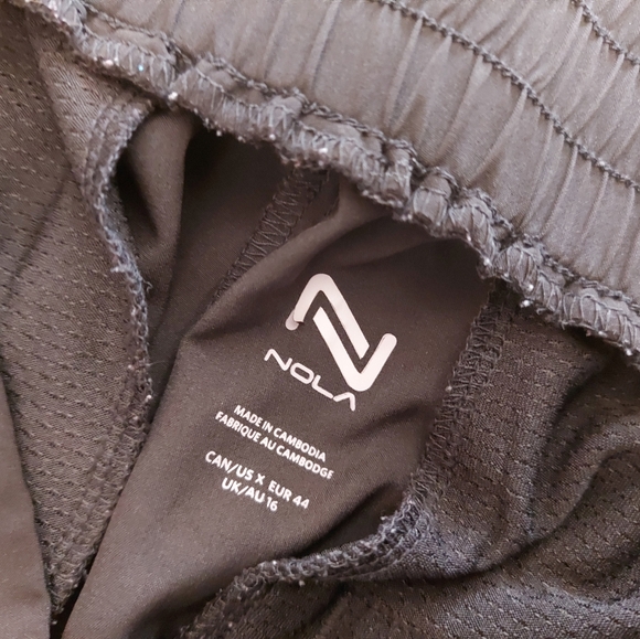 Nola Black Athletic Zip Off Convertable Pants - Picture 4 of 8